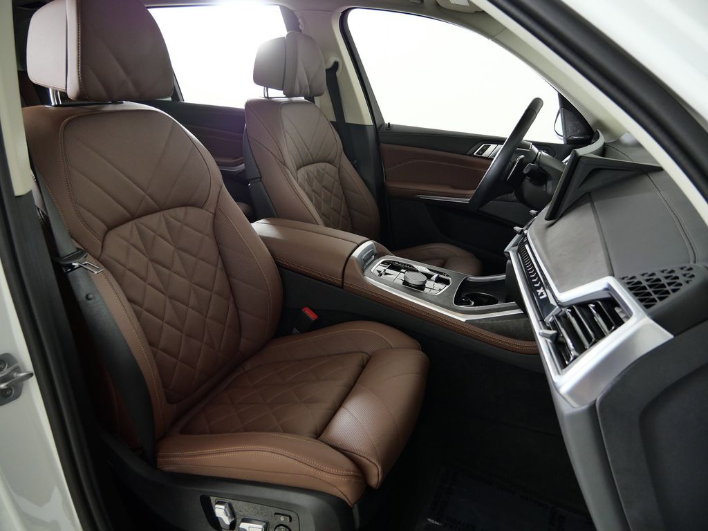 Thumbnail: 2023 BMW X7 - 26