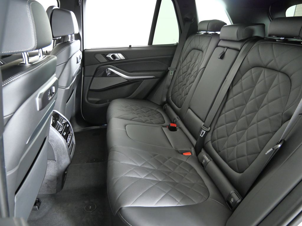 Thumbnail: 2026 BMW X5 - 33