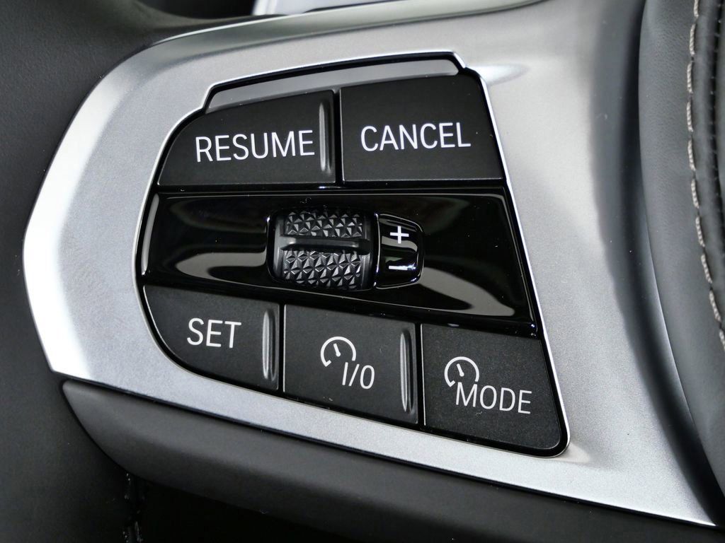 Thumbnail: 2026 BMW X7 - 42