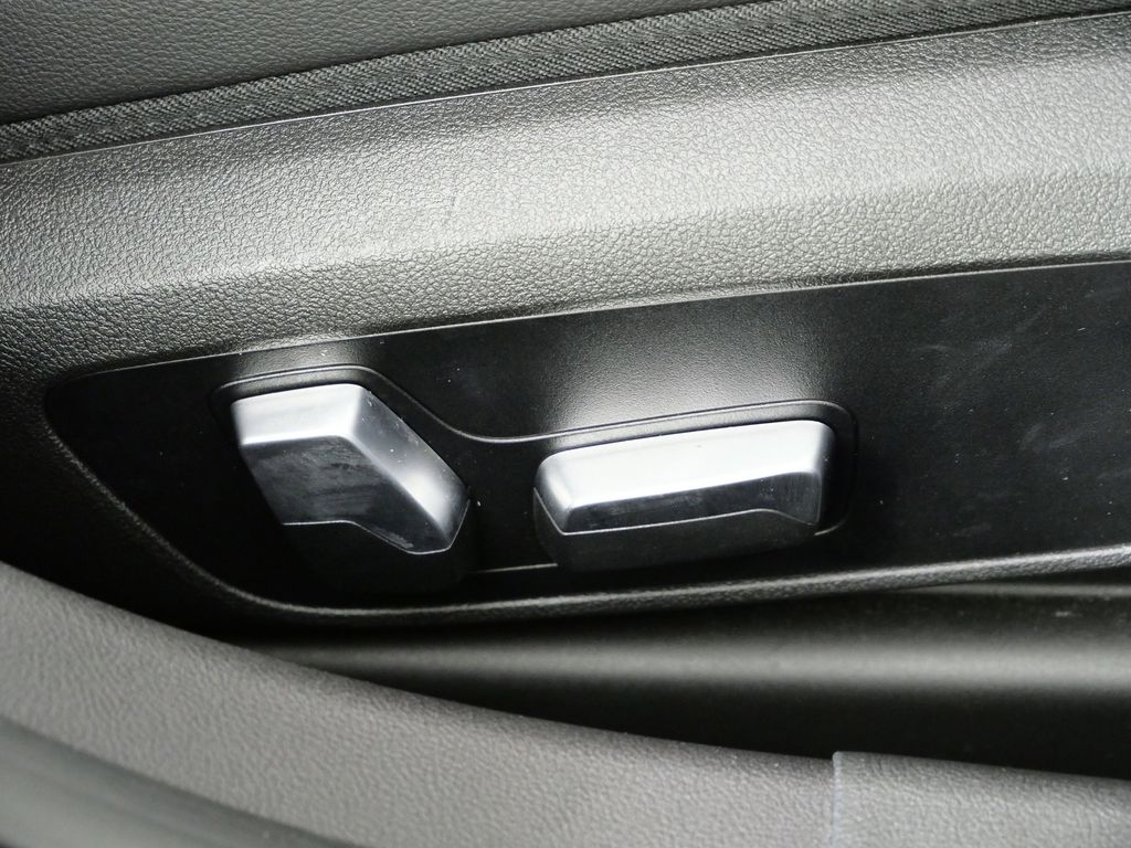 Thumbnail: 2023 BMW 3 Series - 27