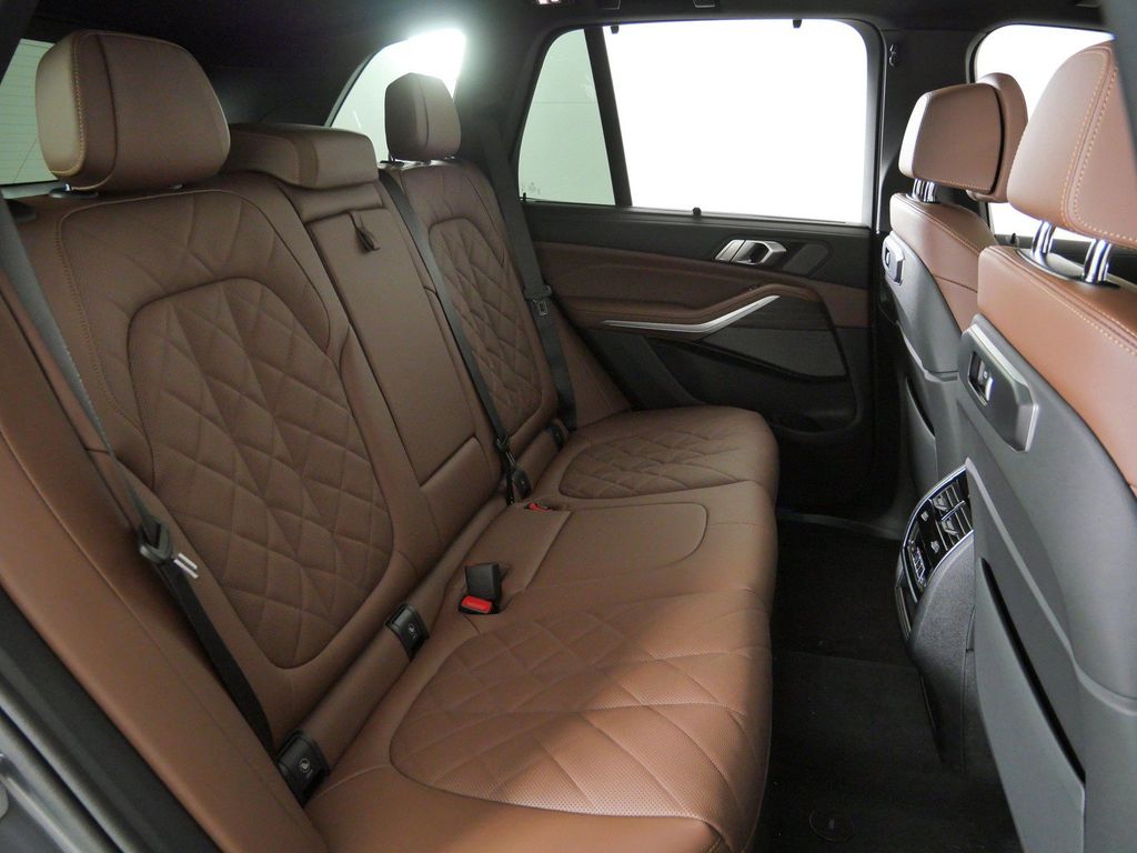 Thumbnail: 2026 BMW X5 - 27