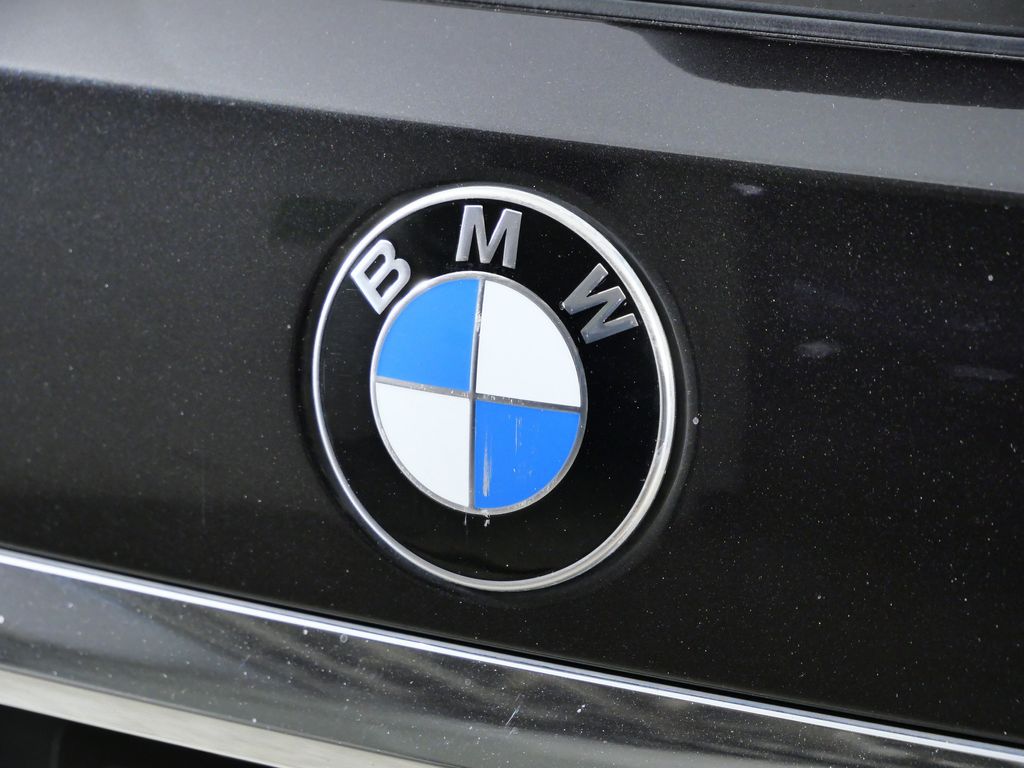 Thumbnail: 2021 BMW X7 - 12