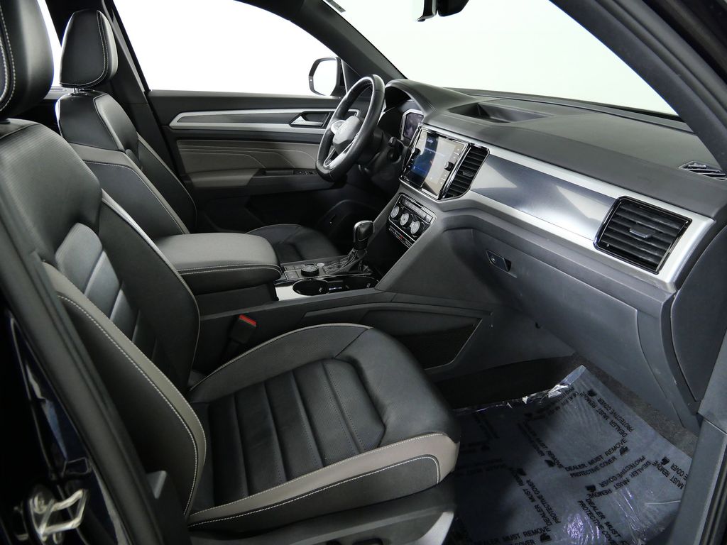 Thumbnail: 2023 Volkswagen Atlas - 21