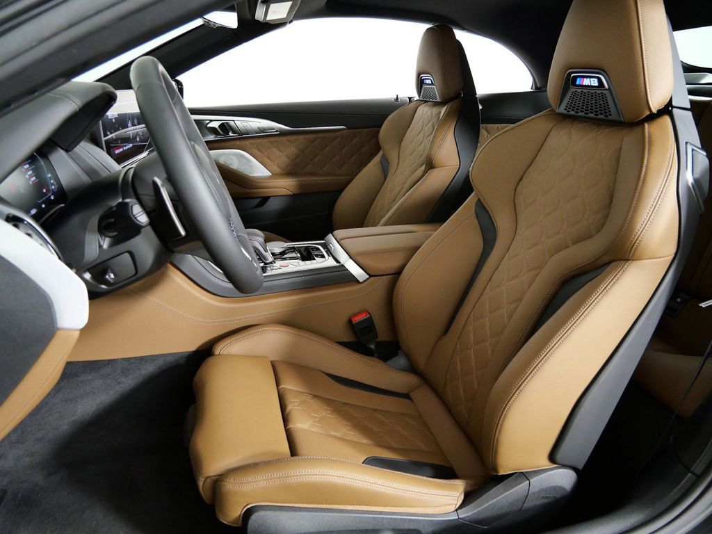 Thumbnail: 2025 BMW M8 - 31