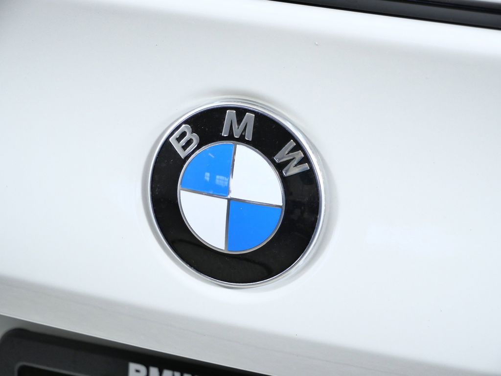 Thumbnail: 2026 BMW M5 - 11