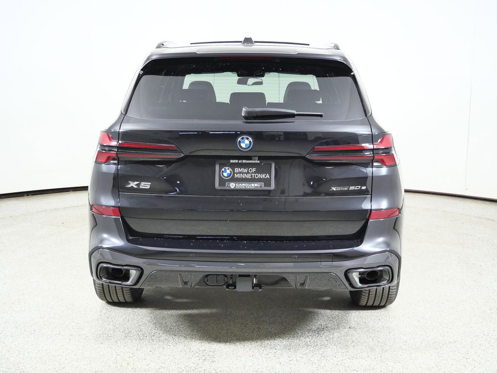 Thumbnail: 2026 BMW X5 - 10