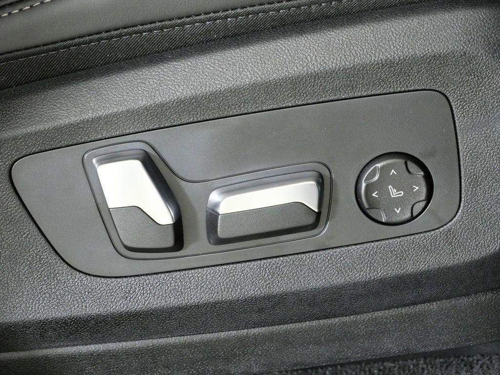 Thumbnail: 2026 BMW X5 - 23