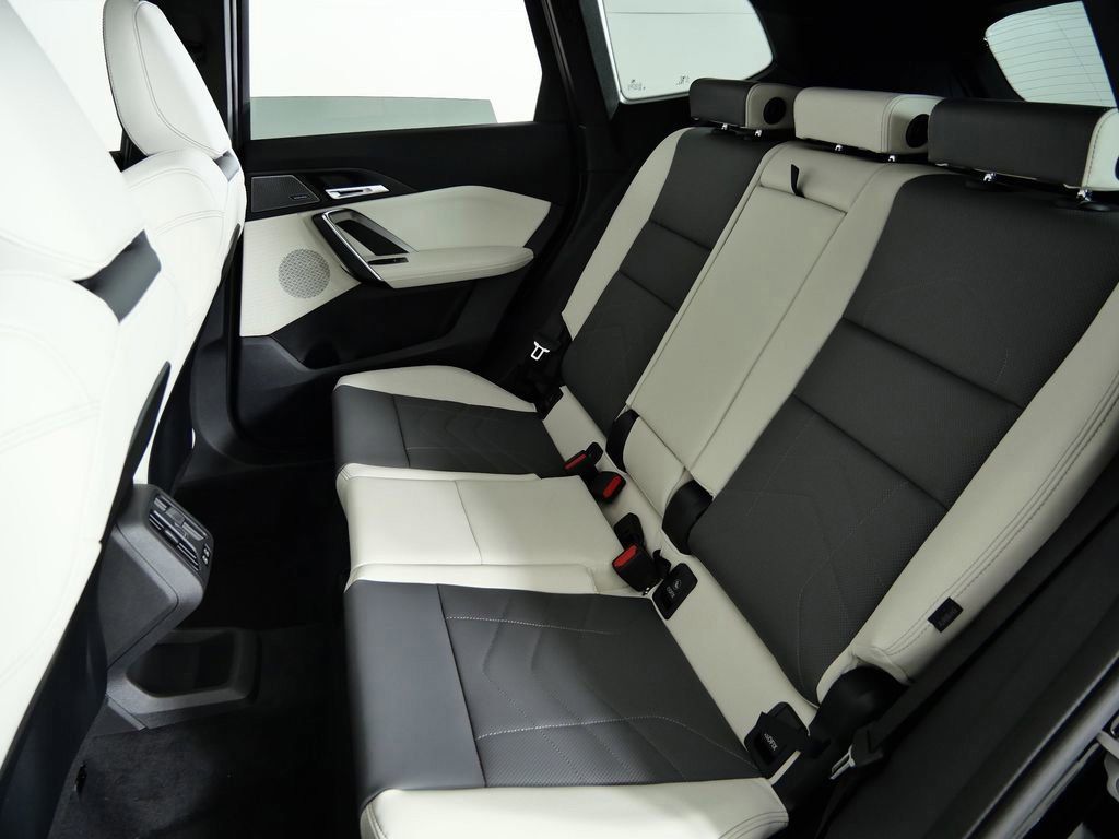 Thumbnail: 2026 BMW X1 - 31