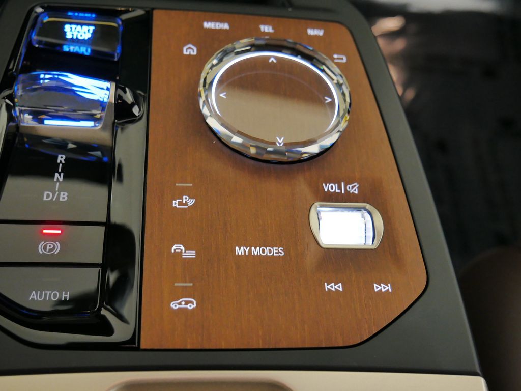 Thumbnail: 2023 BMW iX - 49