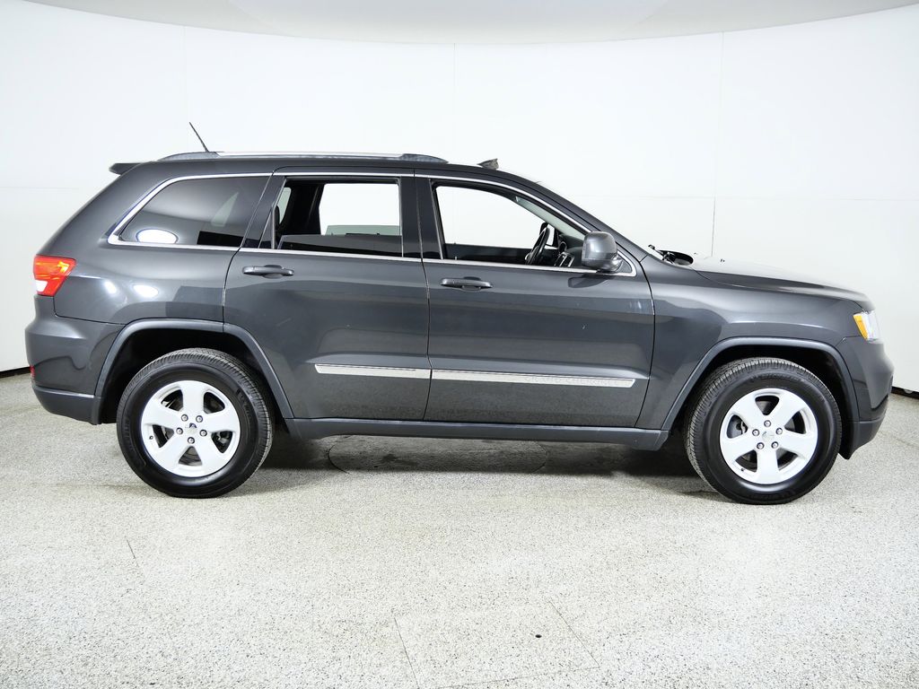 Thumbnail: 2011 Jeep Grand Cherokee - 9