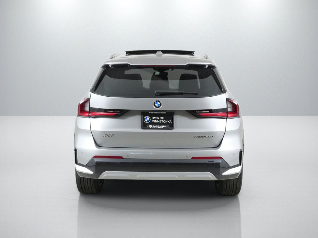 Thumbnail: 2026 BMW X1 - 10