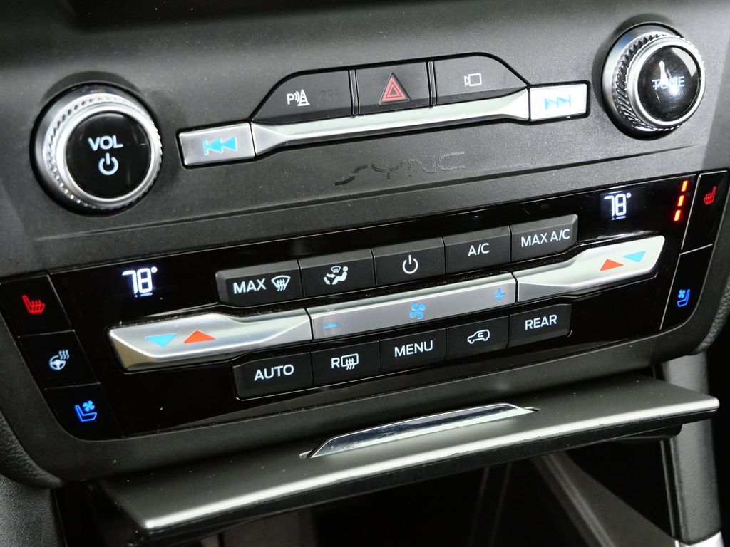 Thumbnail: 2020 Ford Explorer - 47