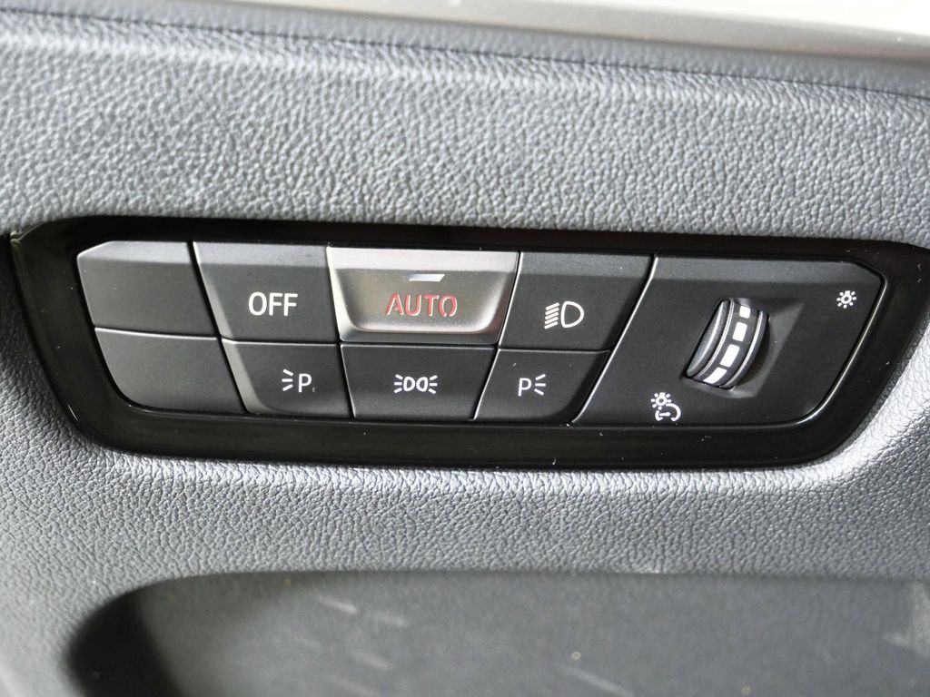 Thumbnail: 2025 BMW i4 - 44