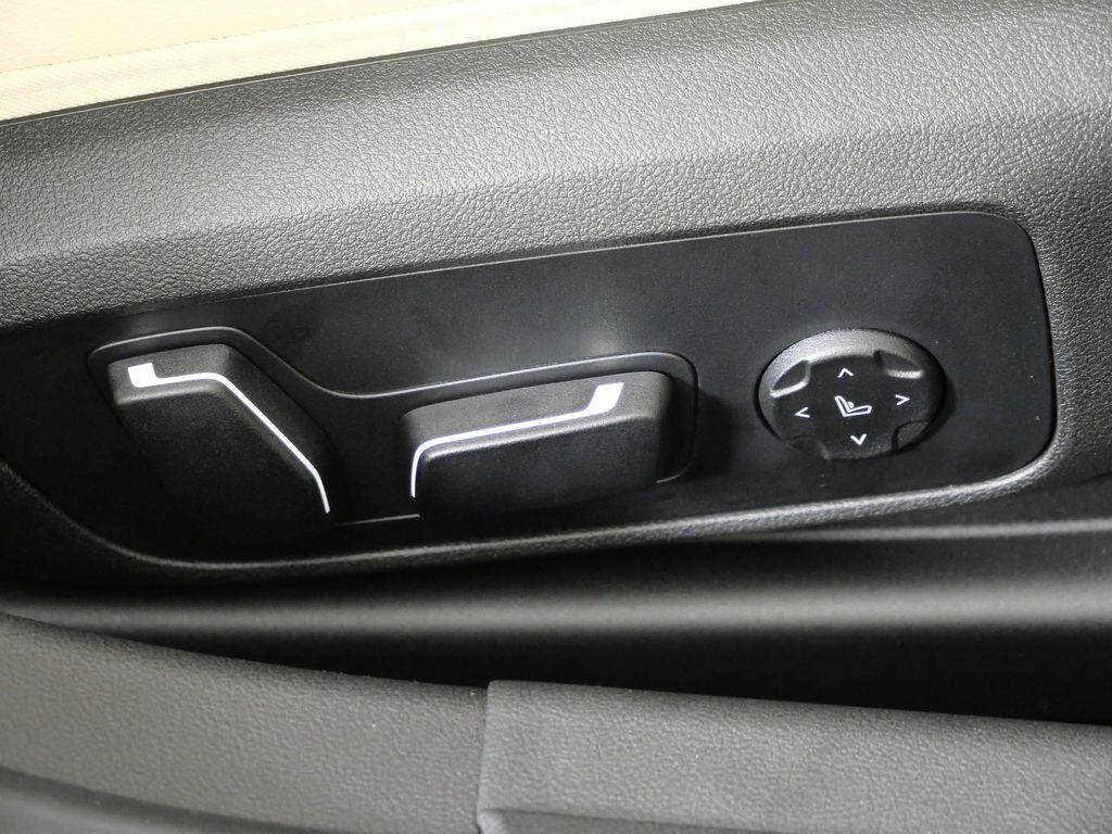 Thumbnail: 2026 BMW 3 Series - 22