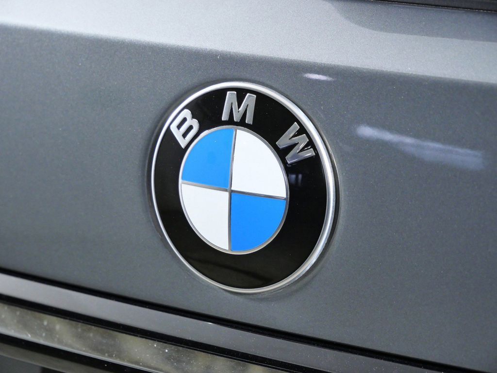 Thumbnail: 2023 BMW X7 - 13