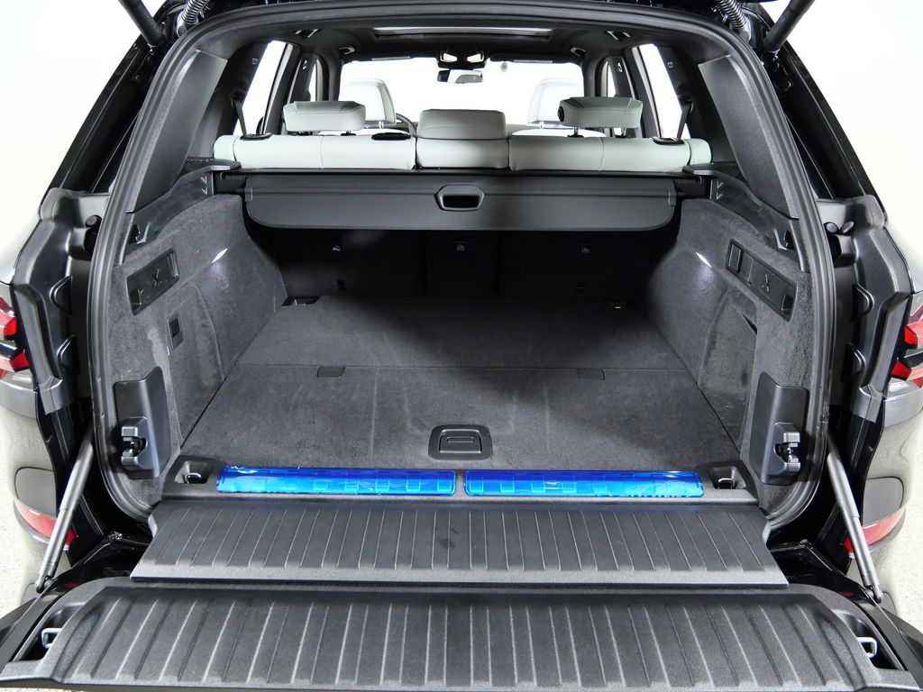 Thumbnail: 2026 BMW X5 - 28