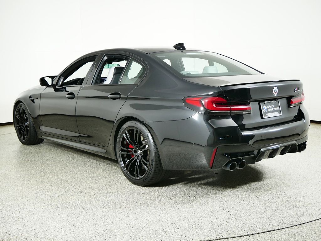 Thumbnail: 2023 BMW M5 - 14