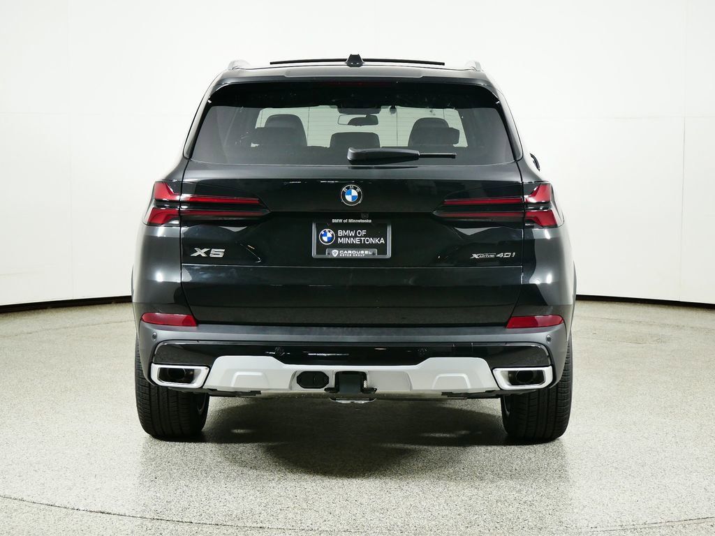 Thumbnail: 2026 BMW X5 - 11