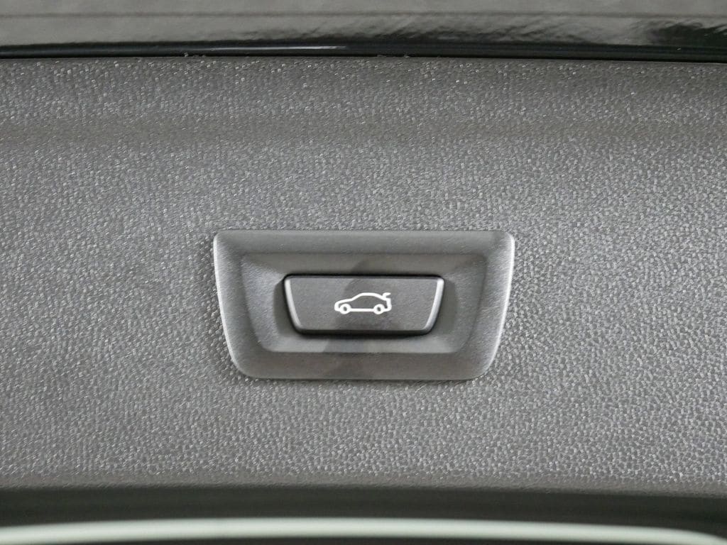 2025 BMW iX xDrive50 27