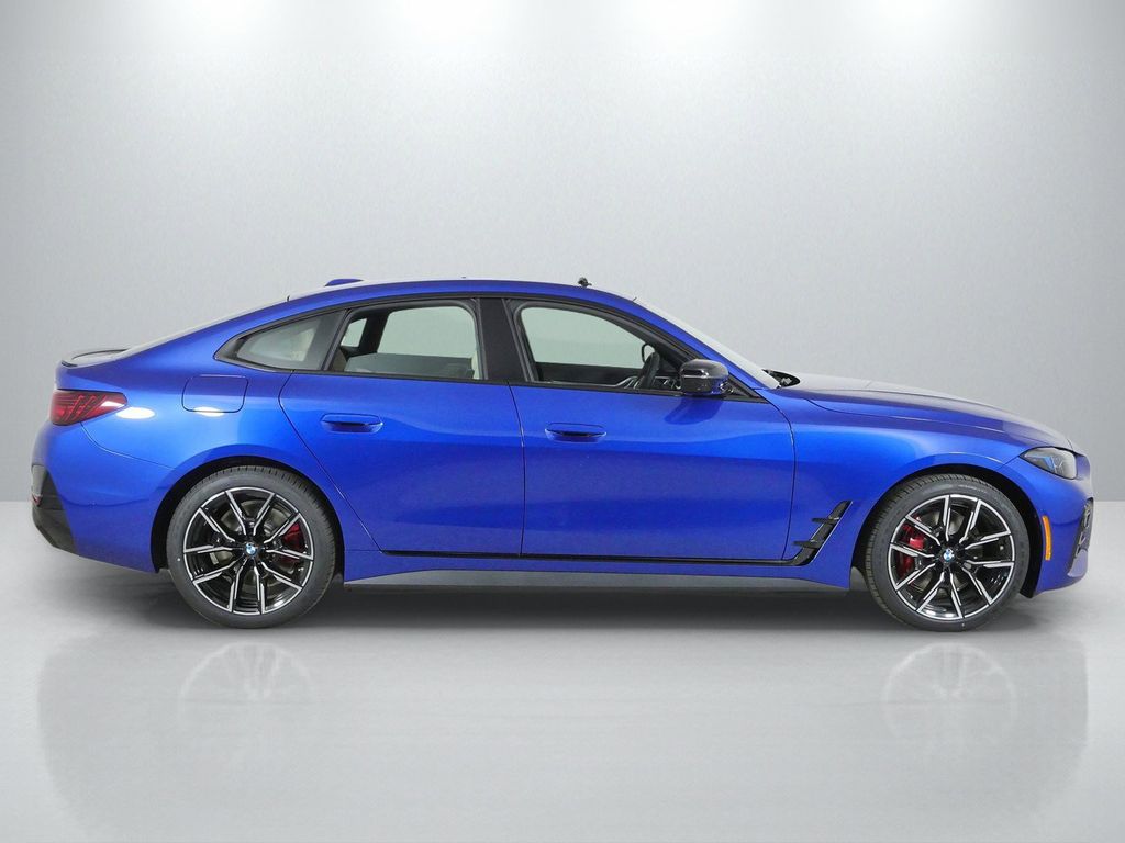 Thumbnail: 2026 BMW i4 - 8