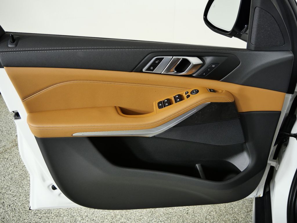 Thumbnail: 2023 BMW X5 - 38