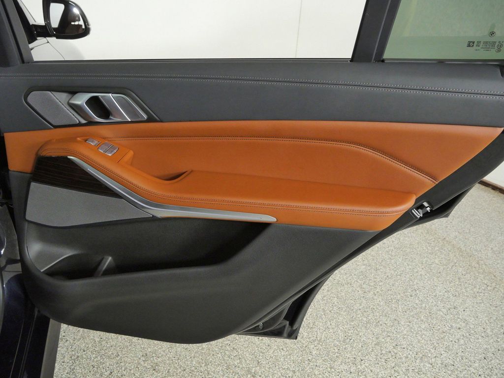 Thumbnail: 2021 BMW X7 - 24