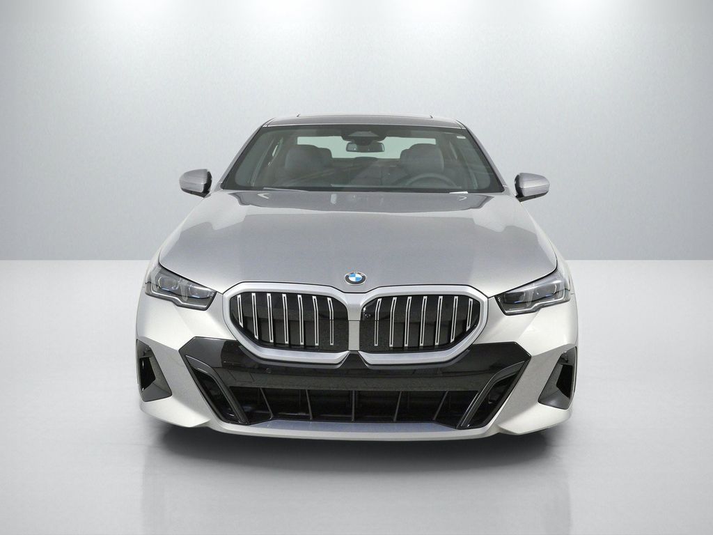 Thumbnail: 2027 BMW 5 Series - 2