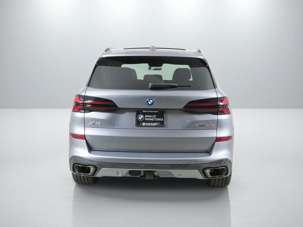 Thumbnail: 2026 BMW X5 - 10