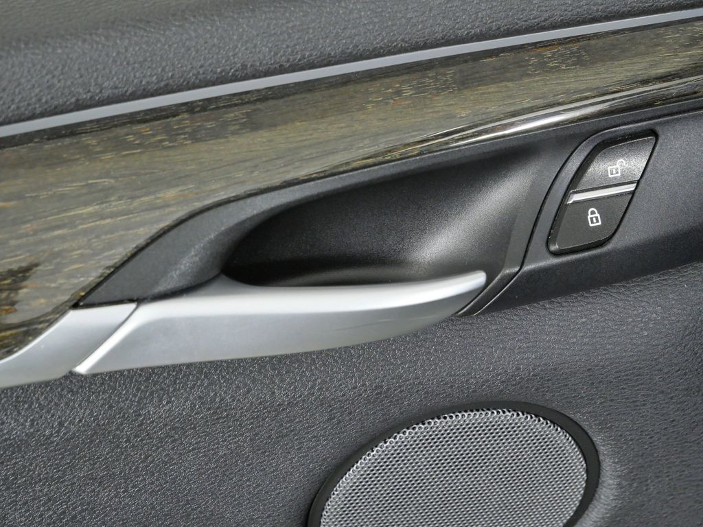 Thumbnail: 2017 BMW X5 - 37