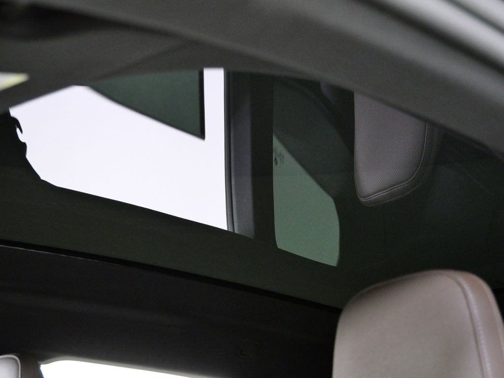 Thumbnail: 2023 BMW iX - 23