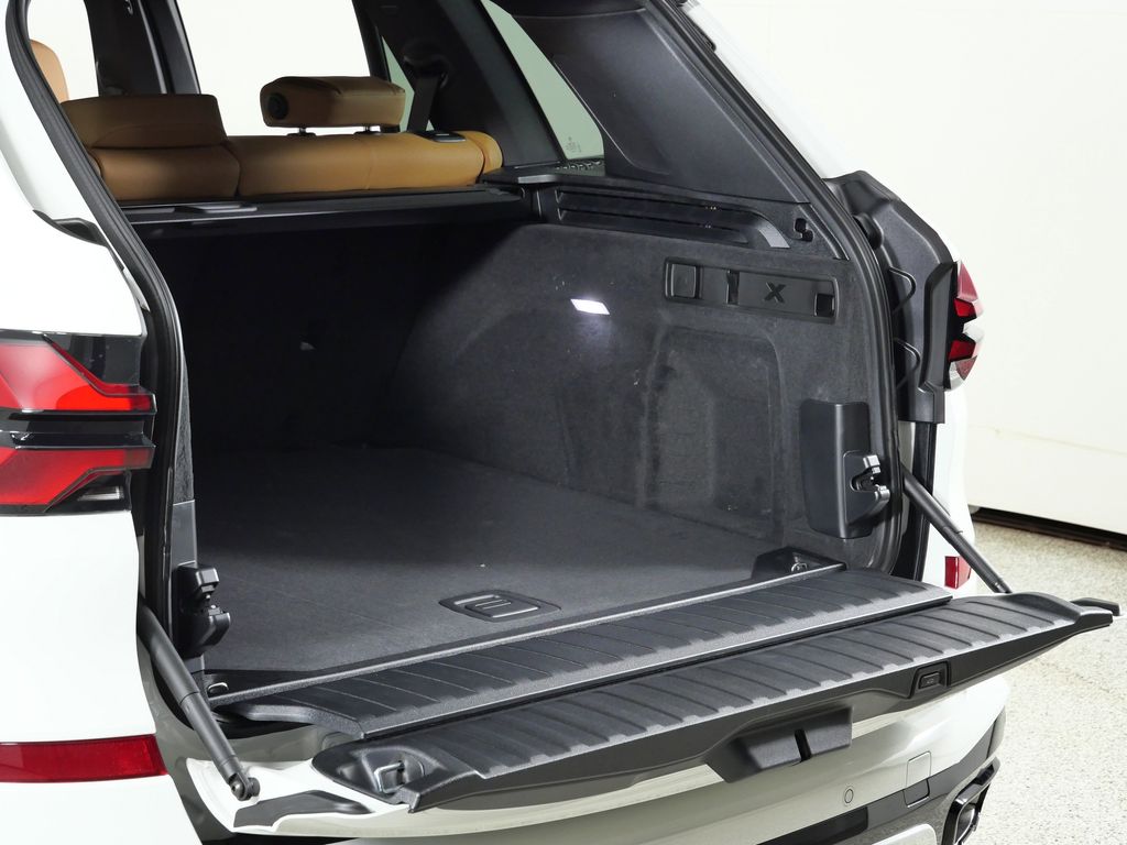 Thumbnail: 2026 BMW X5 - 29