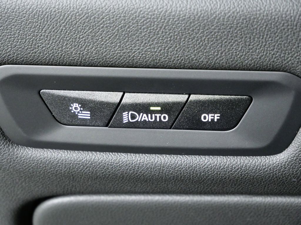 Thumbnail: 2026 BMW X6 - 40