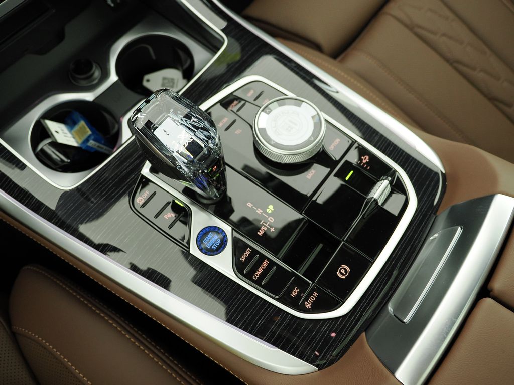 Thumbnail: 2026 BMW X7 - 47