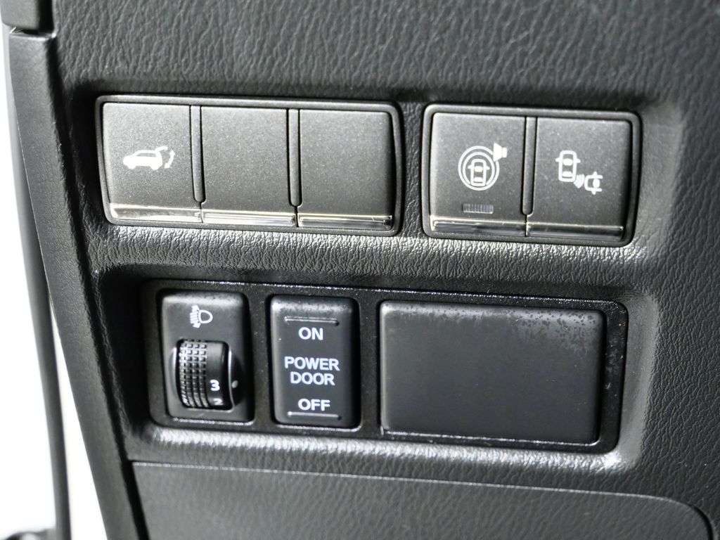 Thumbnail: 2015 INFINITI QX80 - 38