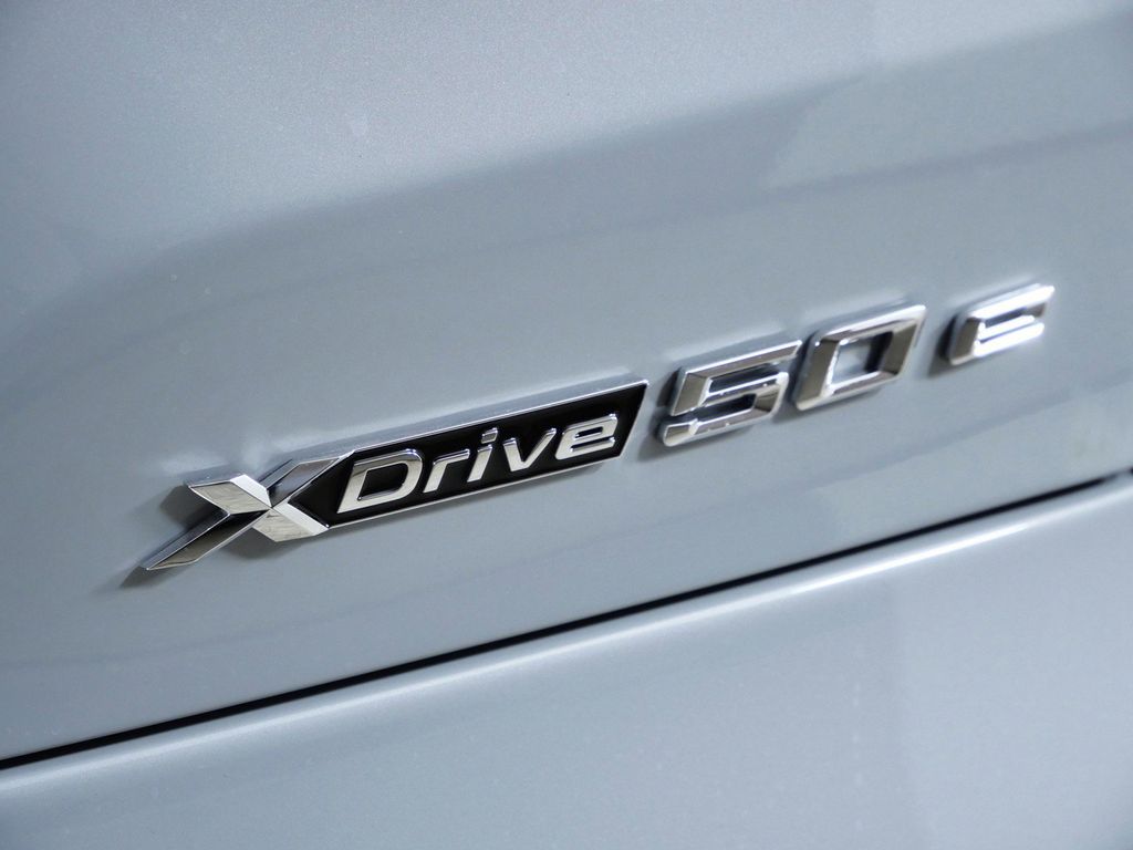 Thumbnail: 2026 BMW X5 - 12