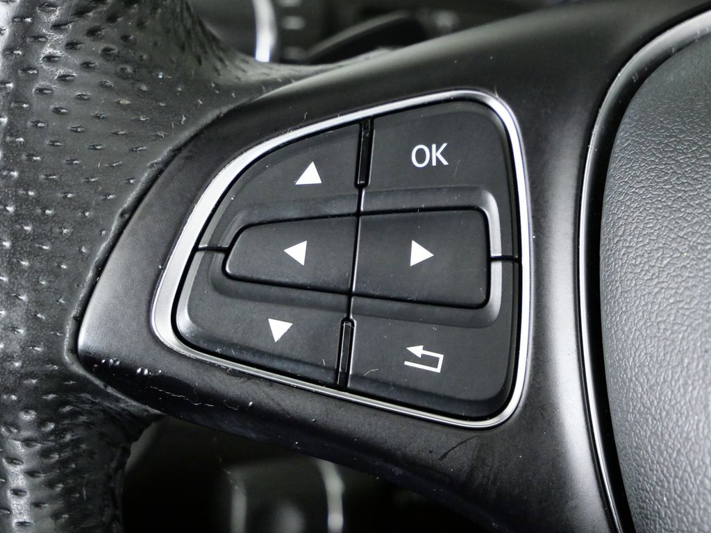 Thumbnail: 2017 Mercedes-Benz GLE - 41