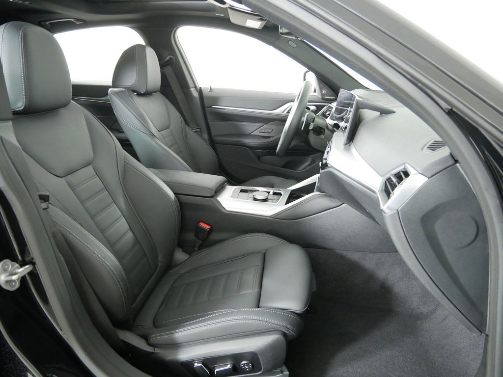 Thumbnail: 2024 BMW 4 Series - 26
