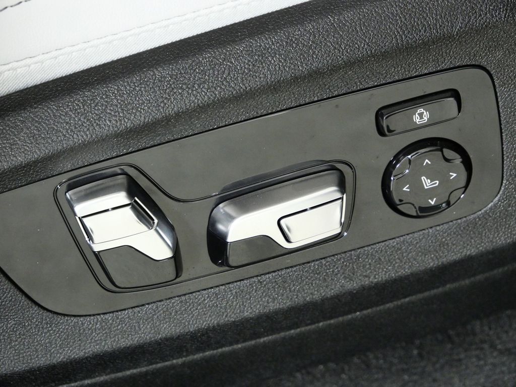 Thumbnail: 2026 BMW X6 - 22