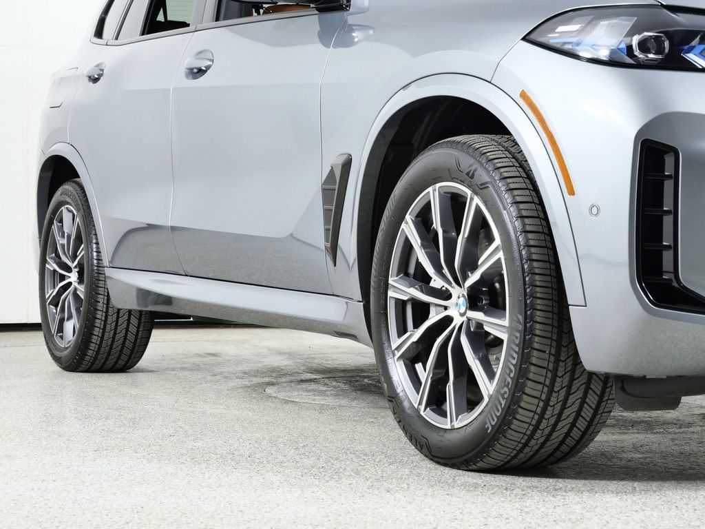 Thumbnail: 2025 BMW X5 - 8