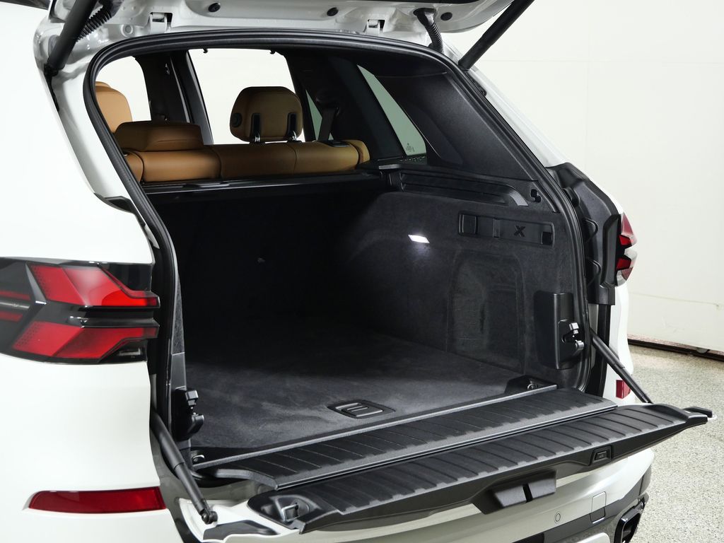 Thumbnail: 2026 BMW X5 - 29