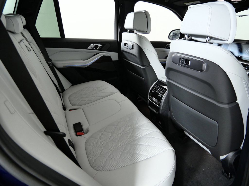 Thumbnail: 2026 BMW X5 - 26