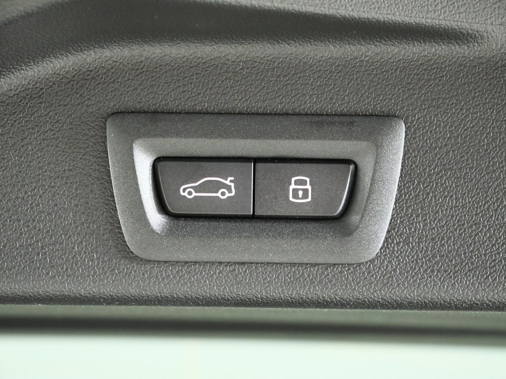 Thumbnail: 2026 BMW X5 - 30