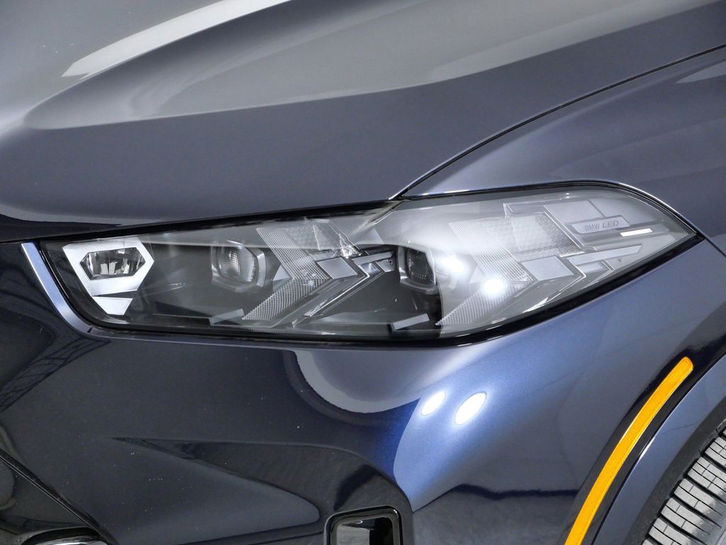 Thumbnail: 2026 BMW X5 - 3