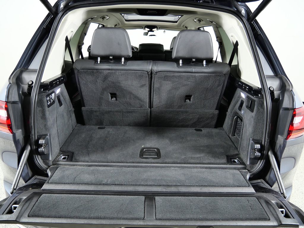Thumbnail: 2022 BMW X7 - 28