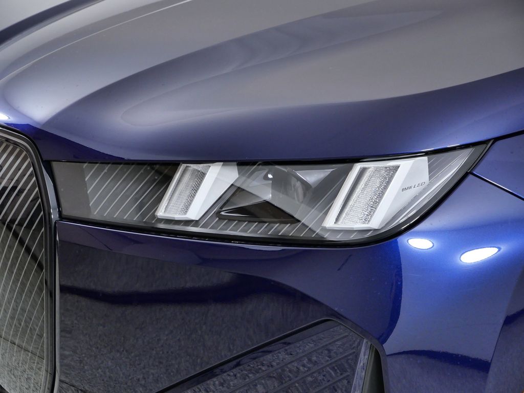 Thumbnail: 2026 BMW iX - 3