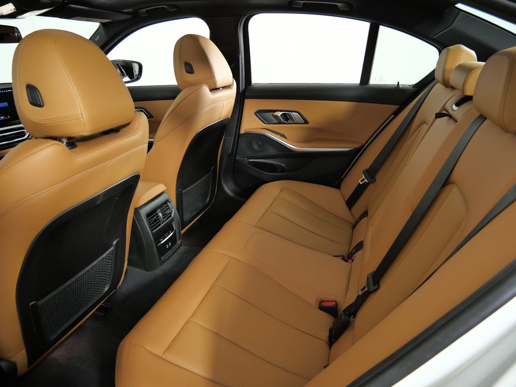 Thumbnail: 2023 BMW 3 Series - 34
