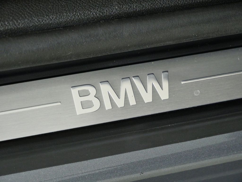 Thumbnail: 2025 BMW 3 Series - 28