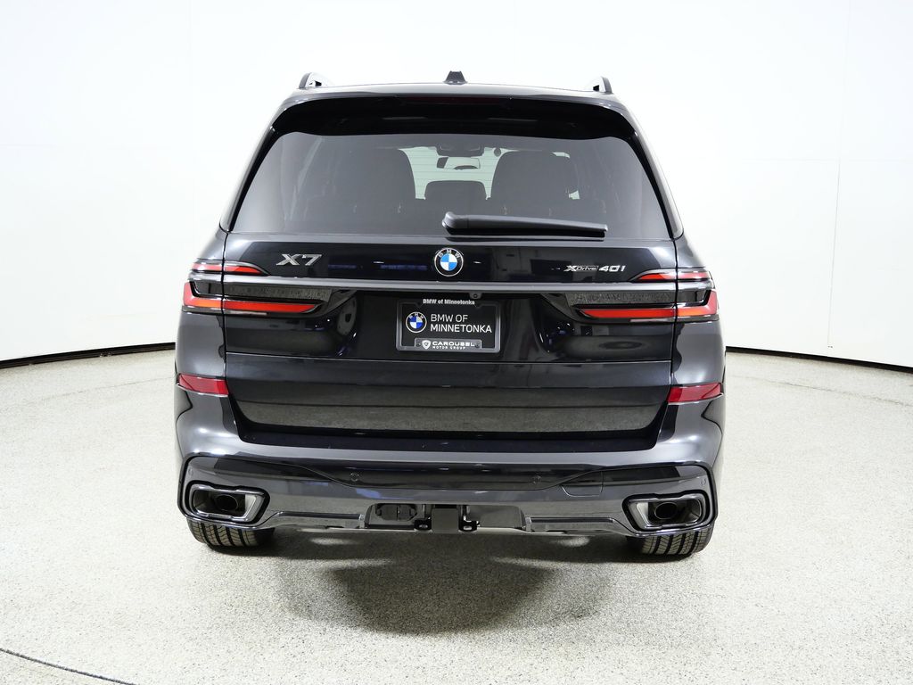 Thumbnail: 2026 BMW X7 - 10