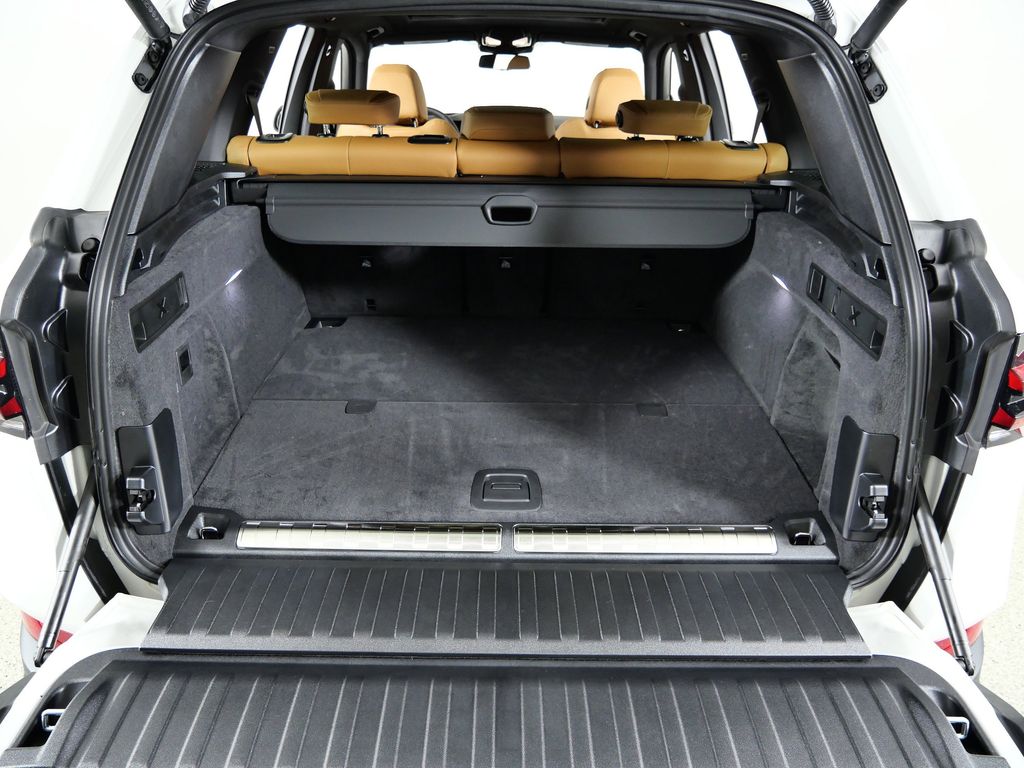 Thumbnail: 2026 BMW X5 - 28