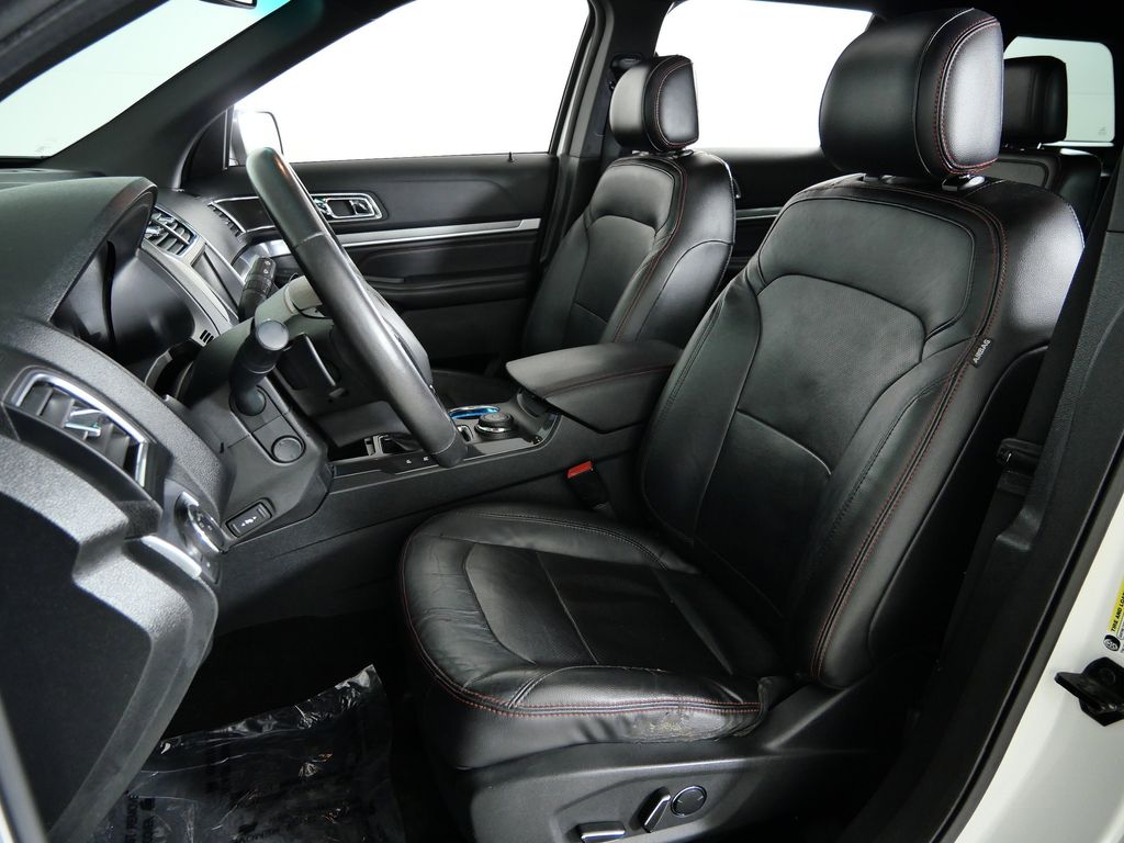 Thumbnail: 2016 Ford Explorer - 38